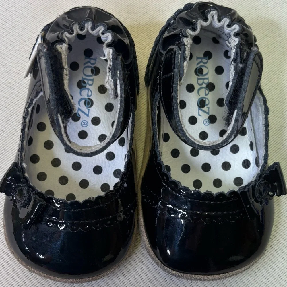 Robeez Catherine Mini Shoes in Black Patent Size 2 (3-6 months)